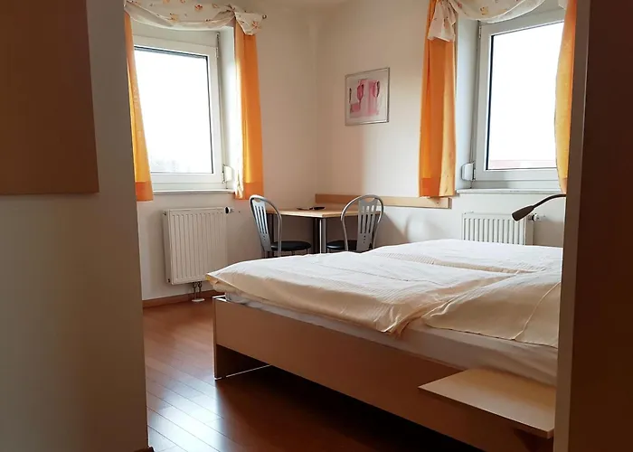 Schirmer's Hotelino